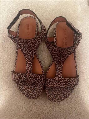 gentle souls Leopard Print T-Strap Sandals - Tan/Black